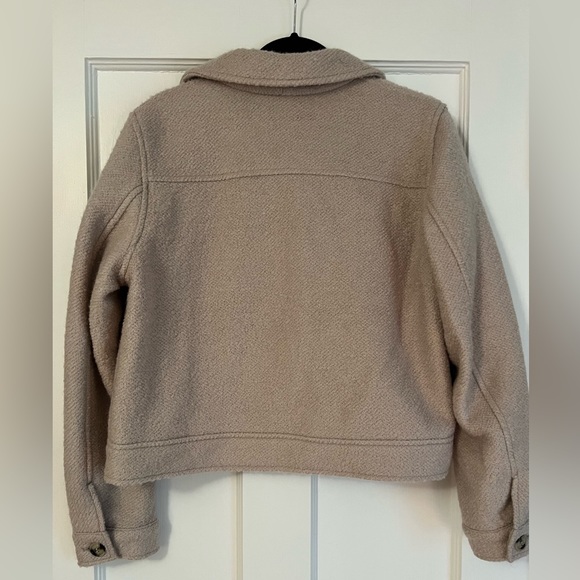 H&M Beige Cropped Shirt Jacket Shacket - Picture 4 of 8